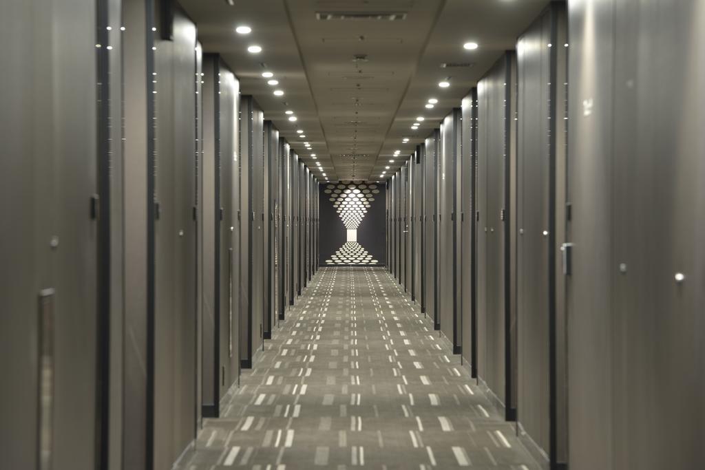 The Royal Park Hotel Tokyo Haneda Airport Terminal 3 Tóquio Exterior foto "The data center is the heart of the business."